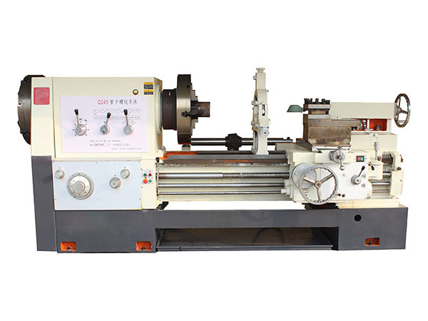 Pipe Threading Universal Lathe Machine Q245 (1)